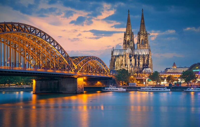 Best Time to Visit Popular Tourist Destinations Worldwide